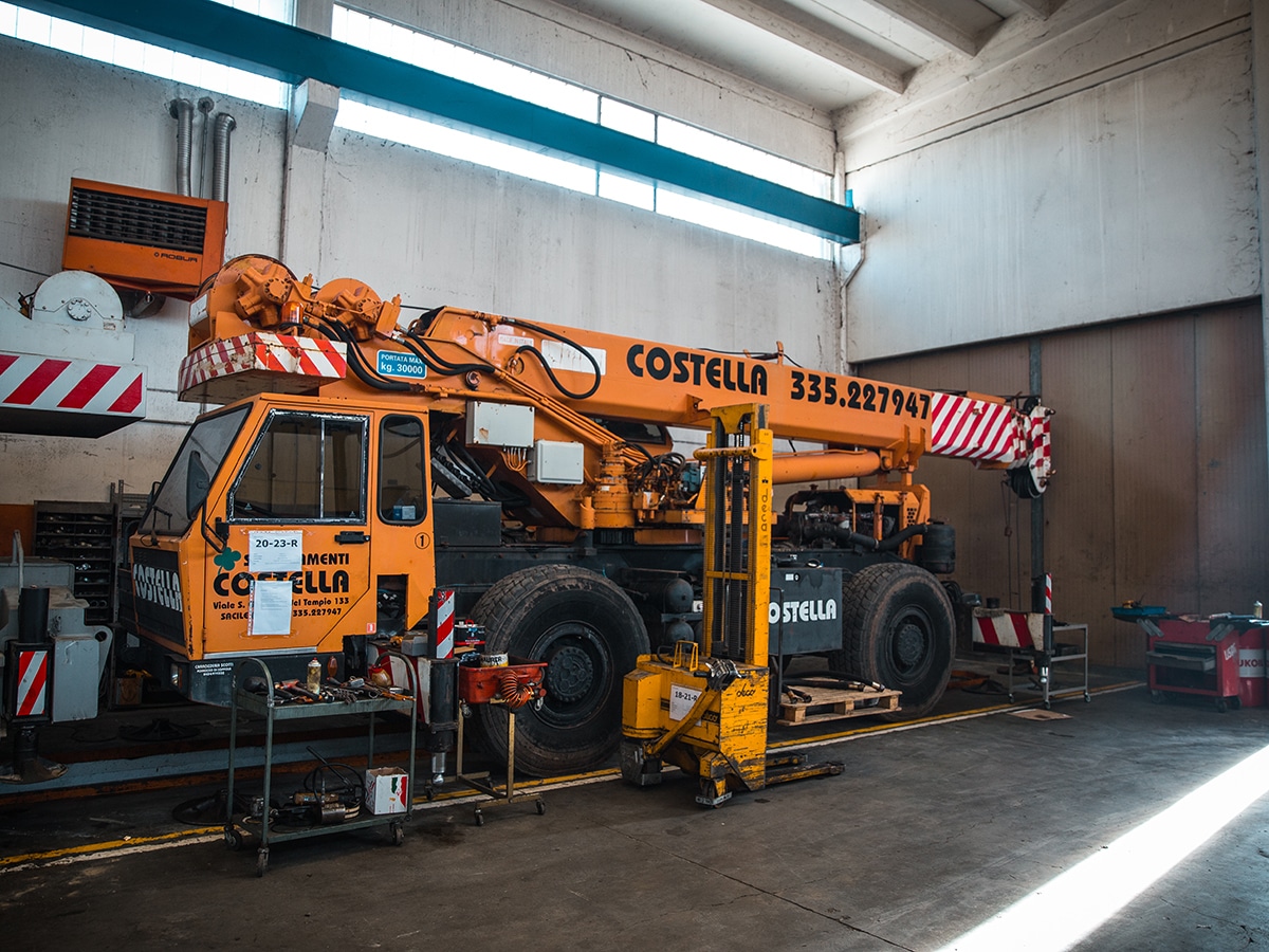 Allestimento-mezzi-sollevamento-carichi-carrelli-elevatori-muletti Allestimento-mezzi-sollevamento-carichi-carrelli-elevatori-muletti